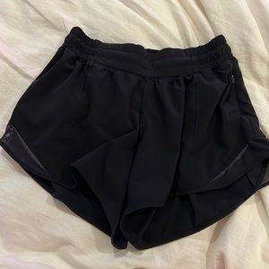 Lululemon Hotty Hot Shorts Black size 6 tall 4 inch EEUC